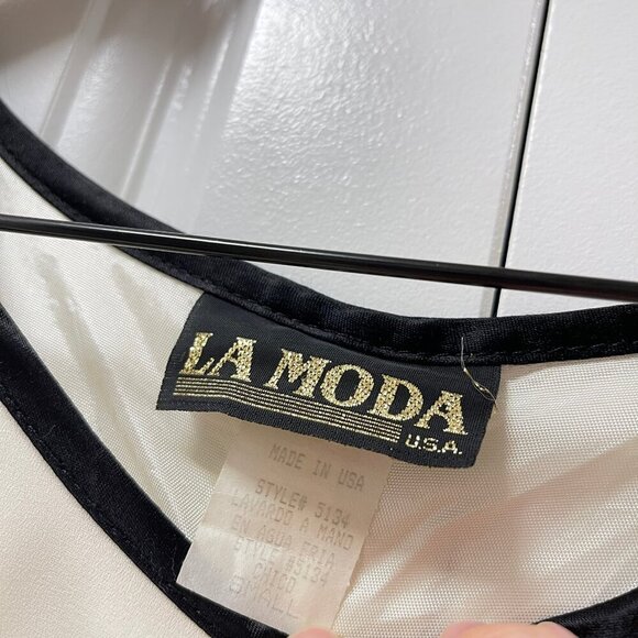 Vintage Tiered Dress with Satin Accents Cream Black – Small - Picture 4 of 9